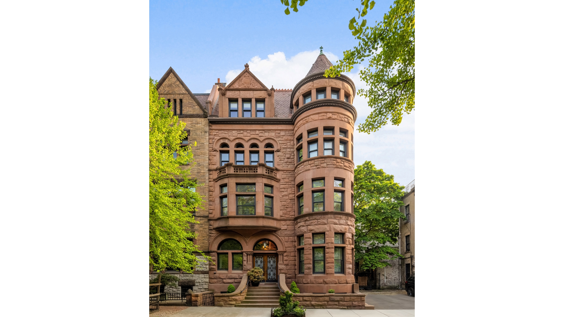 838 CARROLL Street