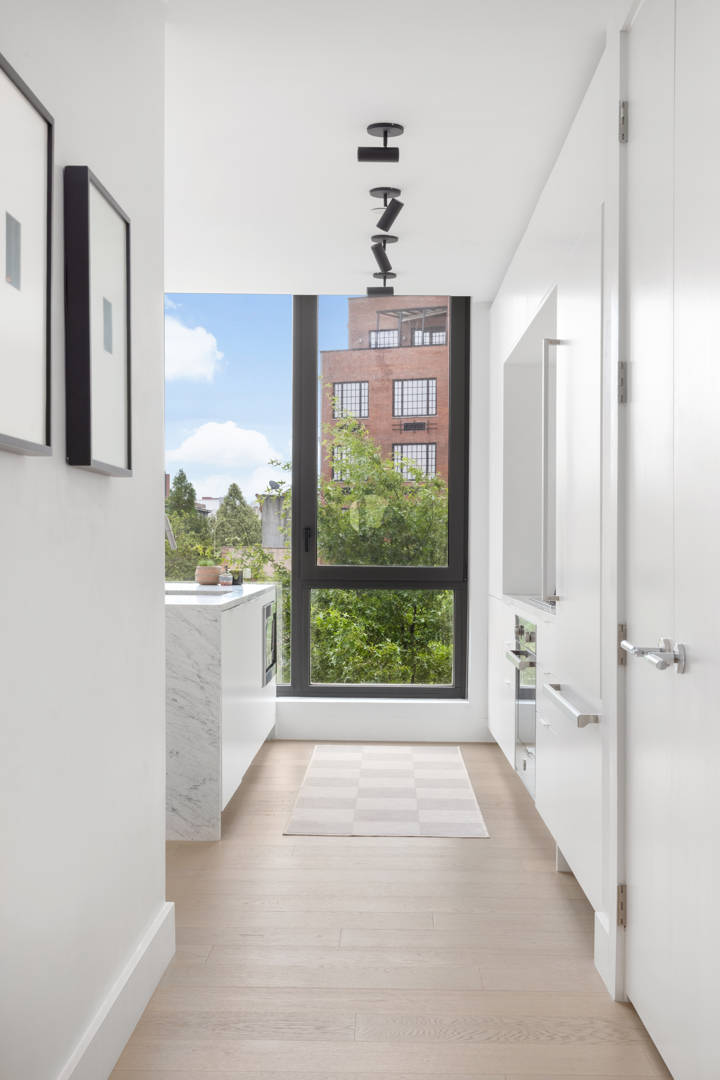 450 GRAND Avenue 4E