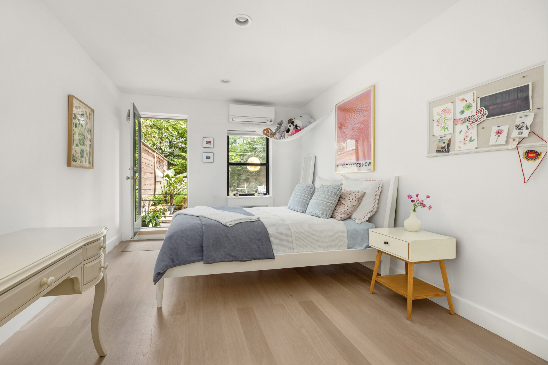 83 WOODHULL Street 1