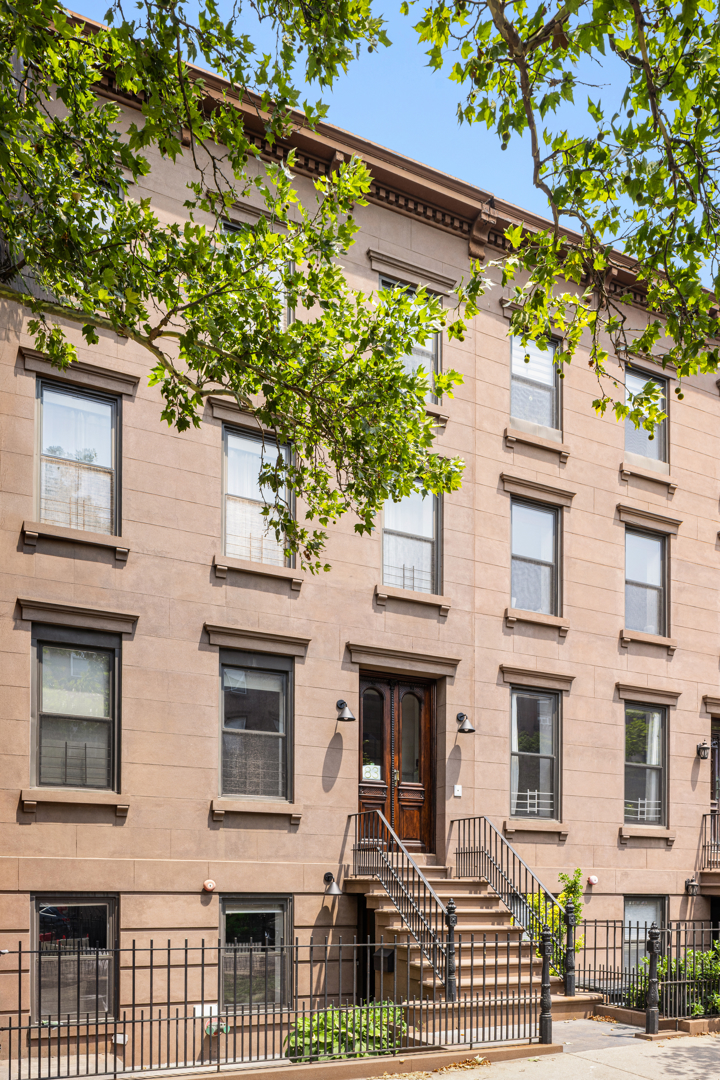 83 WOODHULL Street 1