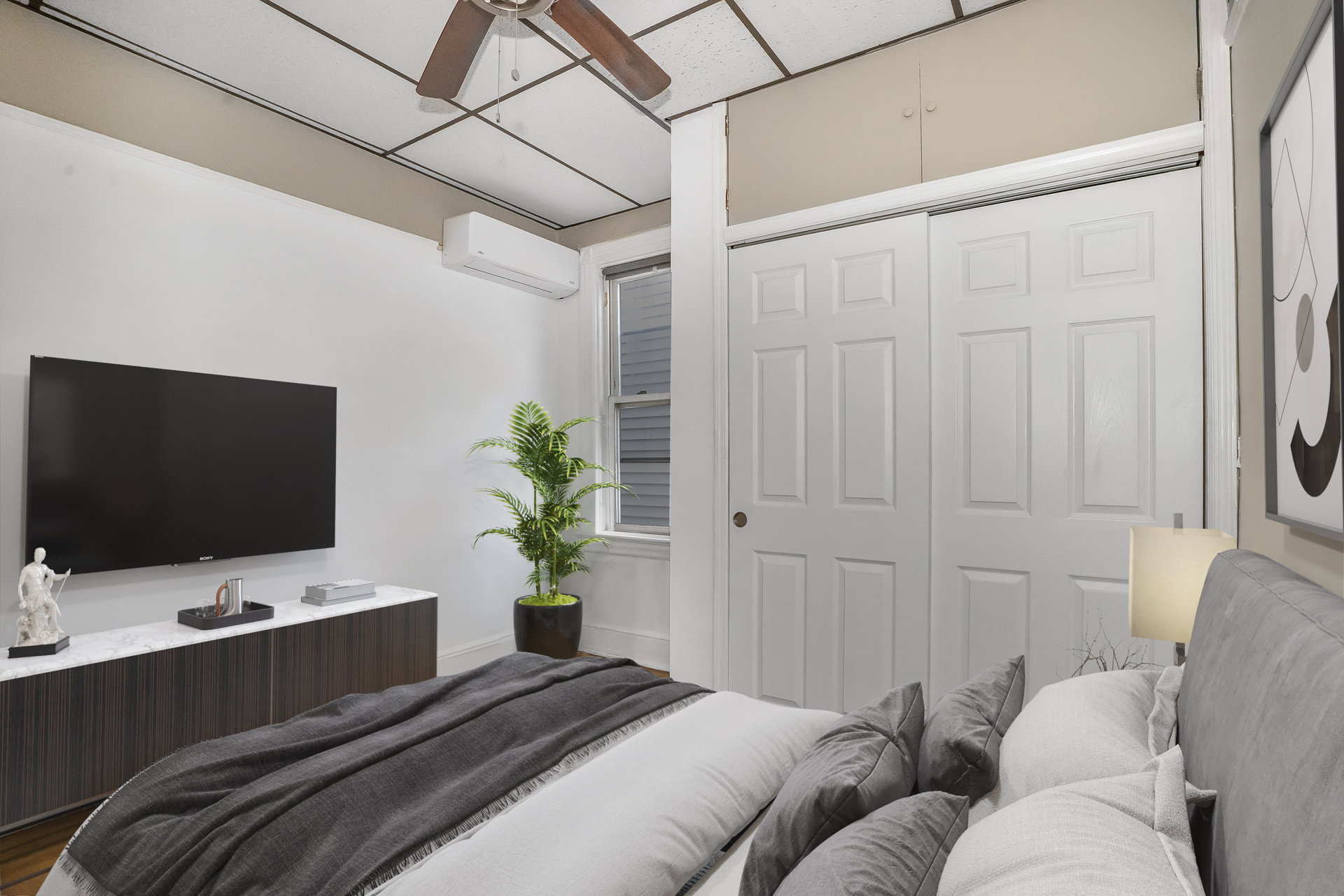 19 REEVE Place 2R