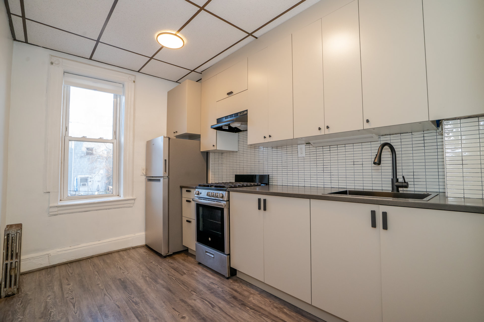19 REEVE Place 2R