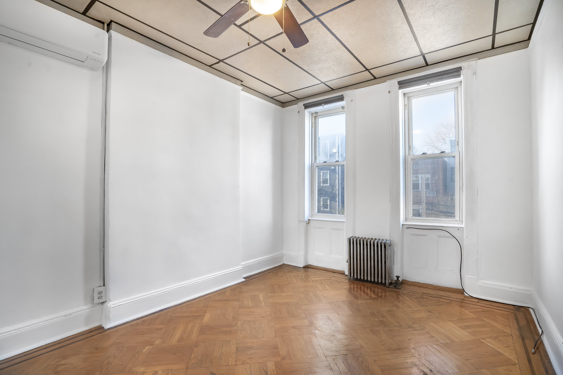 19 REEVE Place 2R