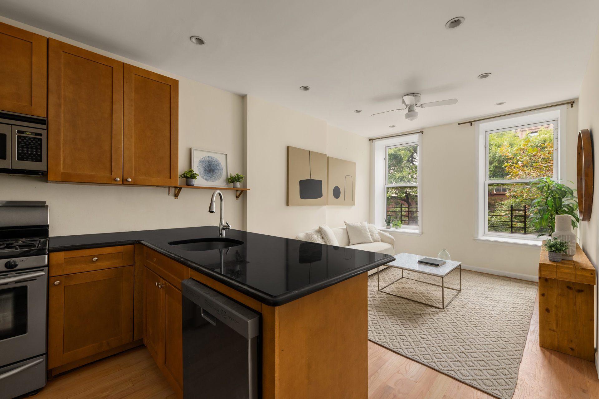82 STERLING Place 2