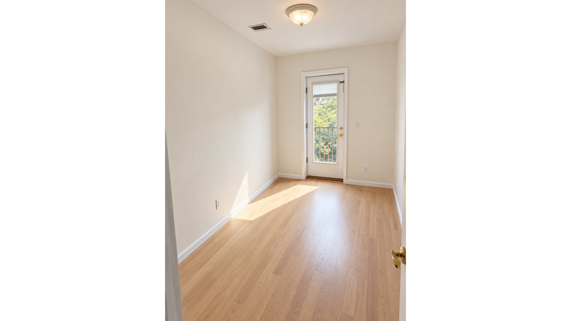 82 STERLING Place 4