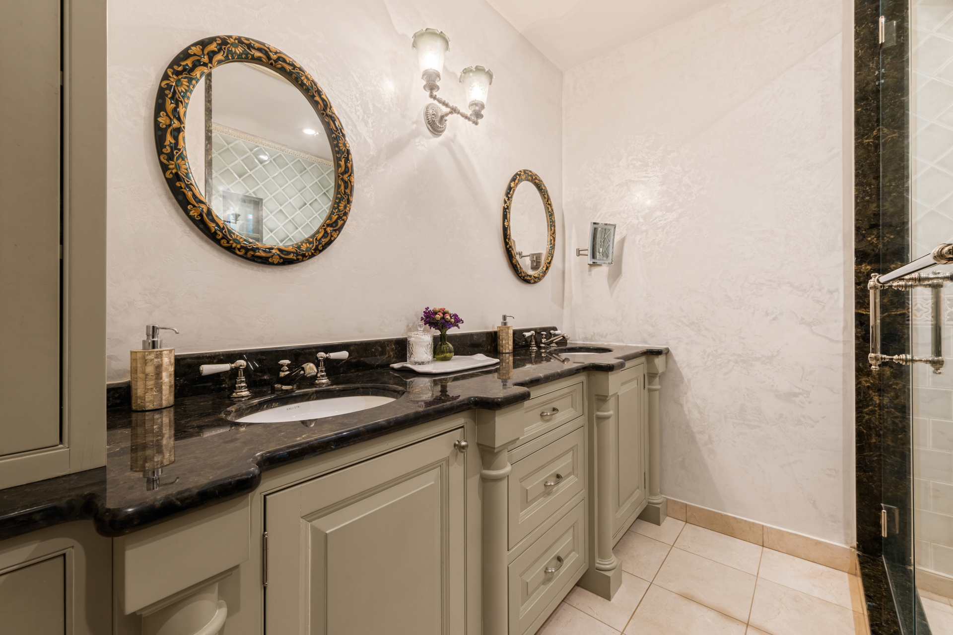 200 E 69TH Street 4LM