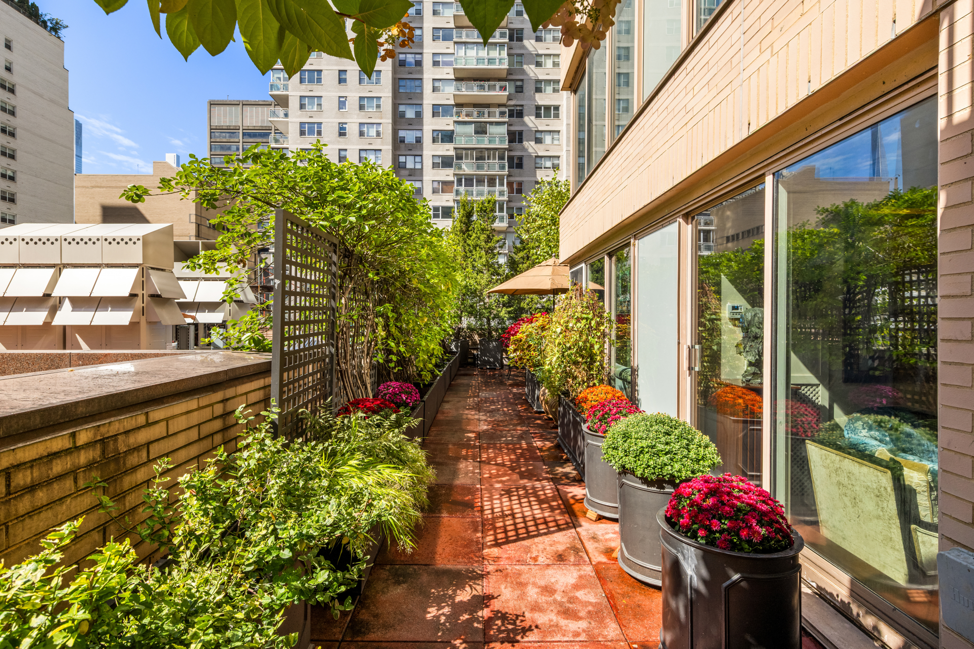 200 E 69TH Street 4LM