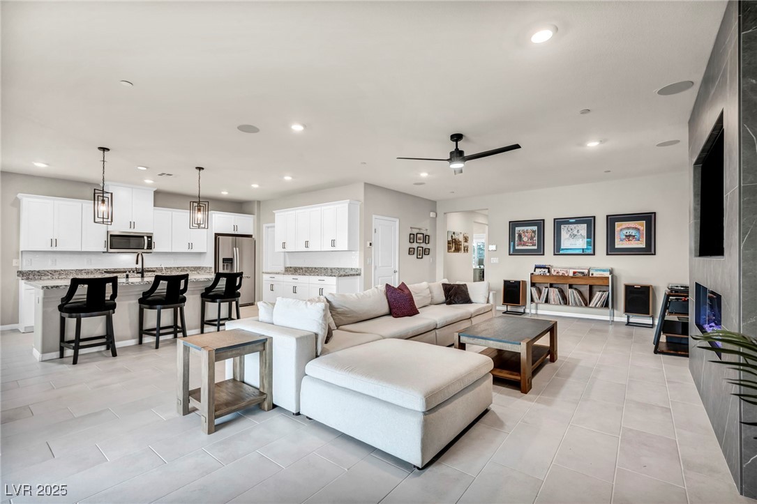 10026 Sweet Holly Place