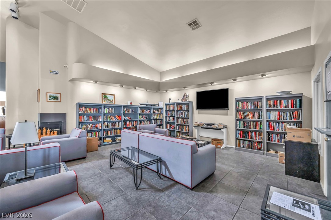7803 Ravenhollow Lane
