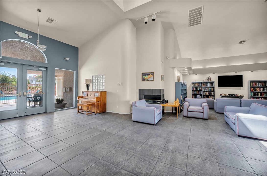 7803 Ravenhollow Lane