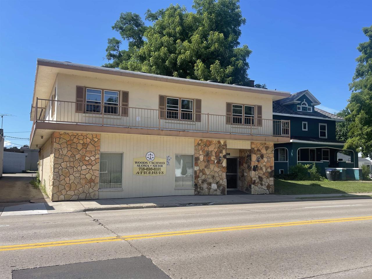 208 West GREEN BAY STREET
