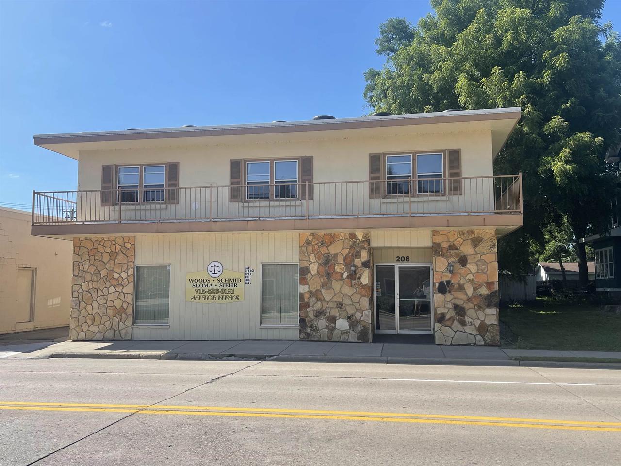 208 West GREEN BAY STREET