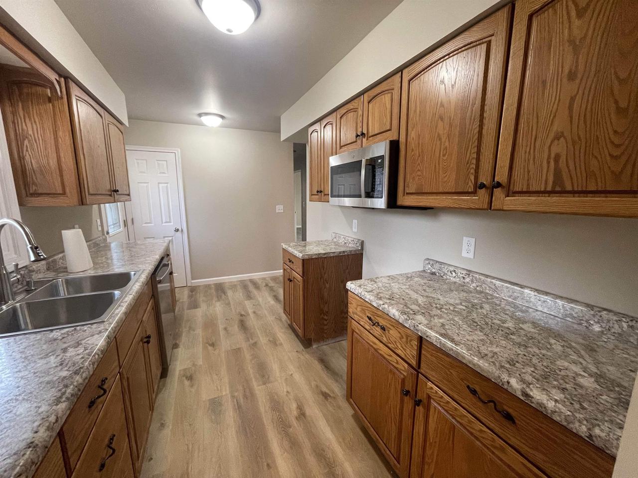 585 PROSPECT CIRCLE