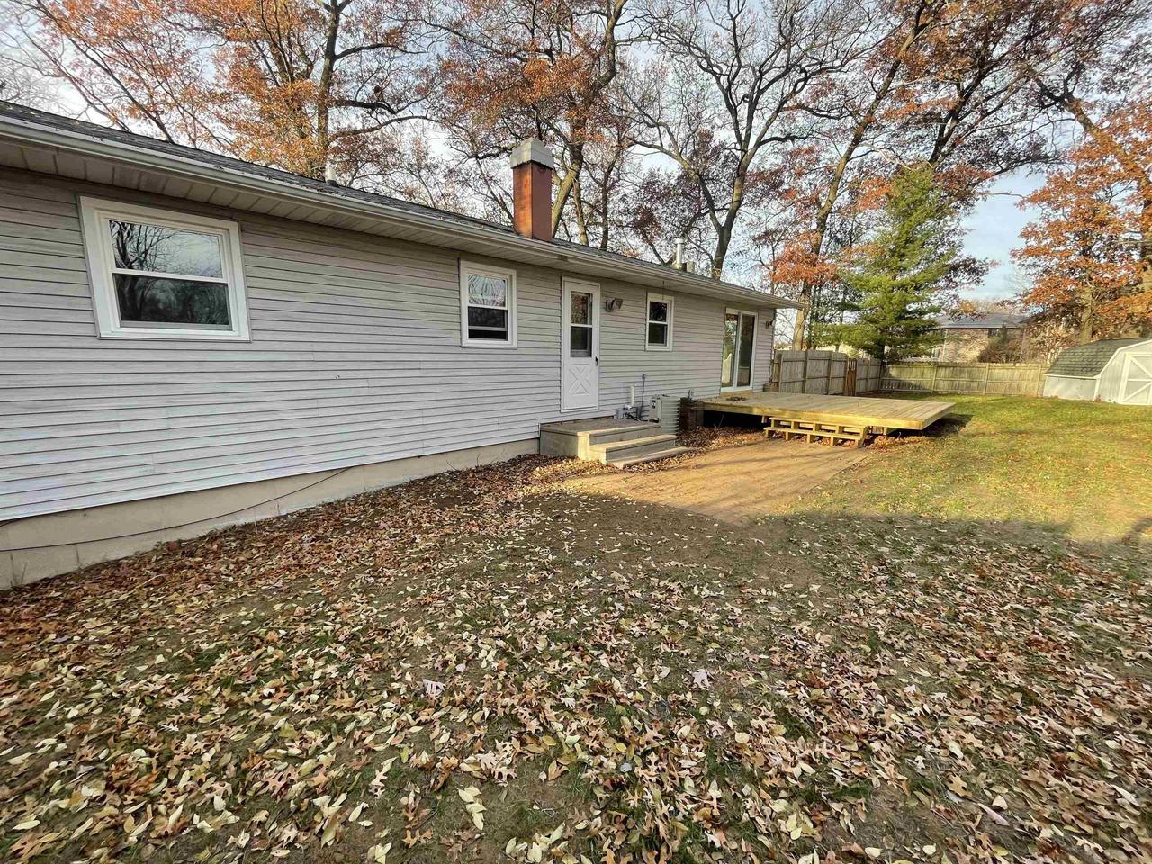 585 PROSPECT CIRCLE