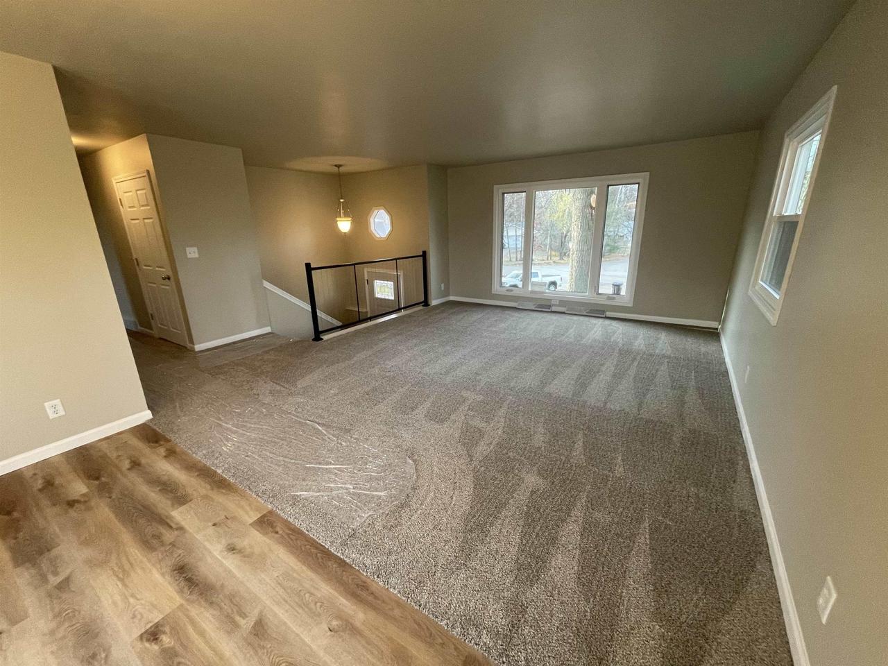585 PROSPECT CIRCLE