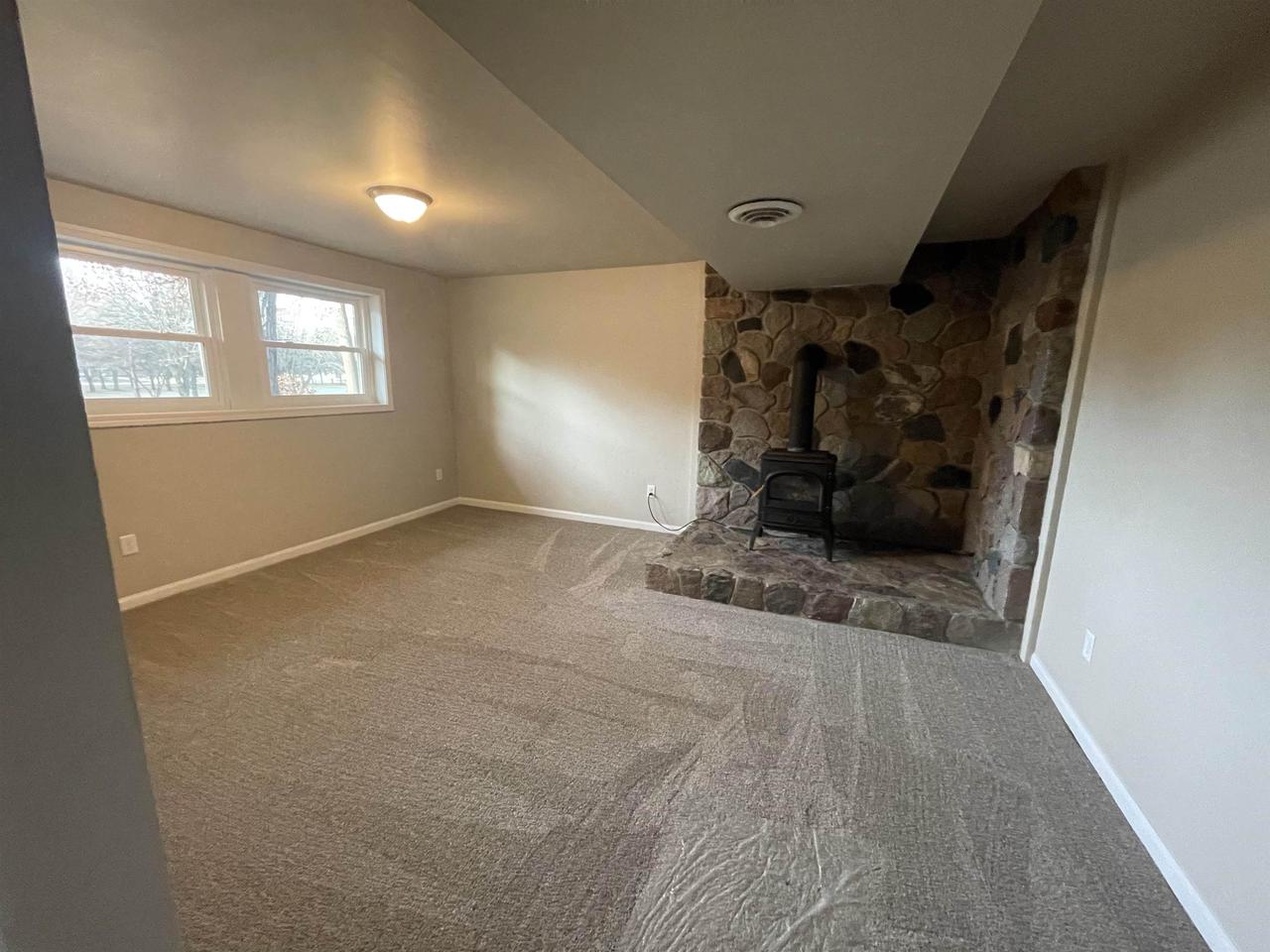 585 PROSPECT CIRCLE
