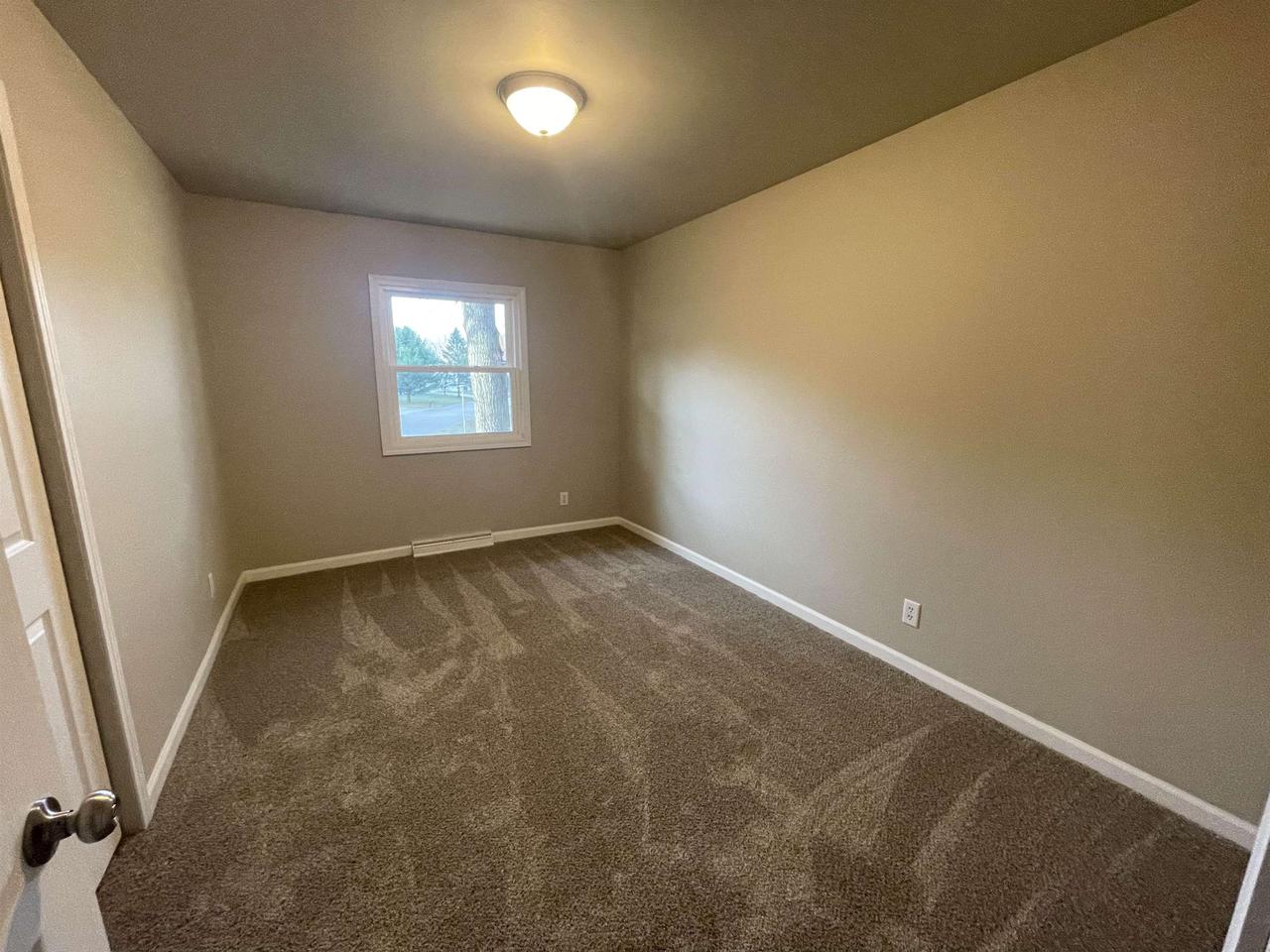 585 PROSPECT CIRCLE