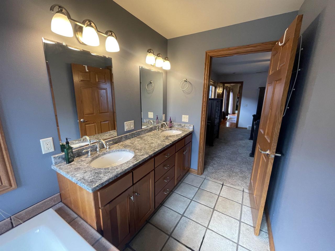 W7647 RIVERVIEW DRIVE