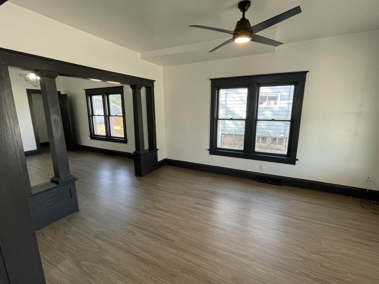 618 East DIVISION STREET