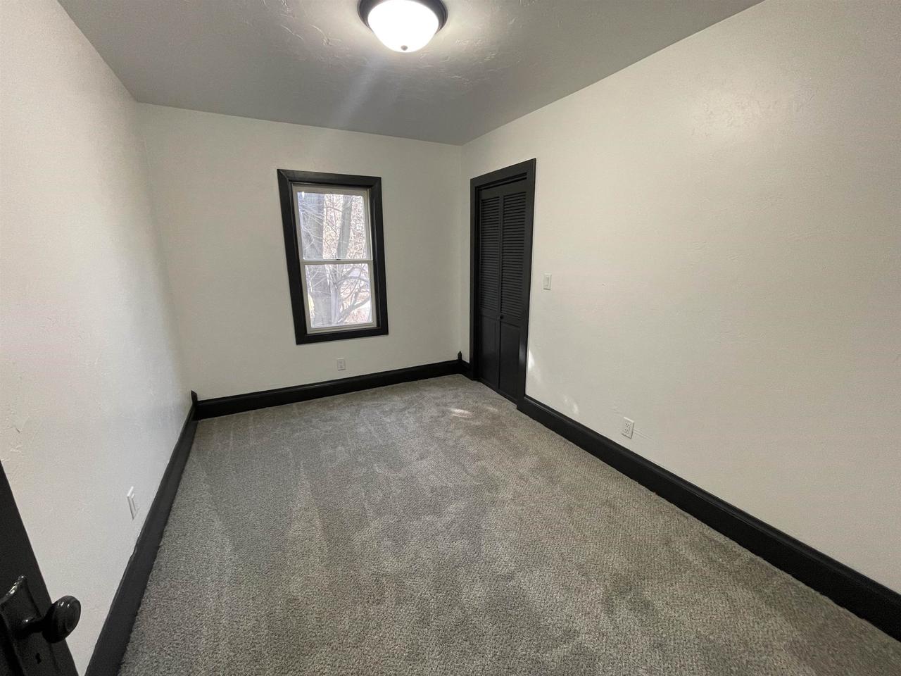 618 East DIVISION STREET