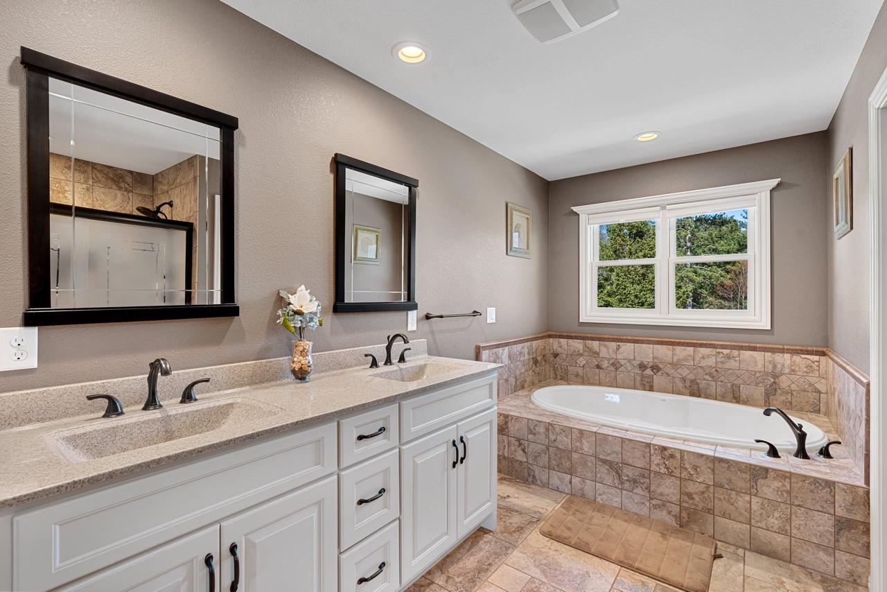 W1396 RED CLOUD TRAIL