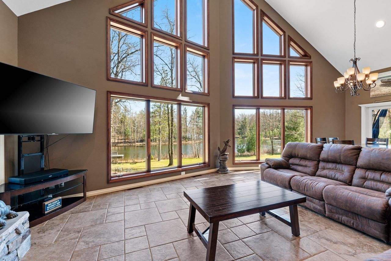 W1396 RED CLOUD TRAIL