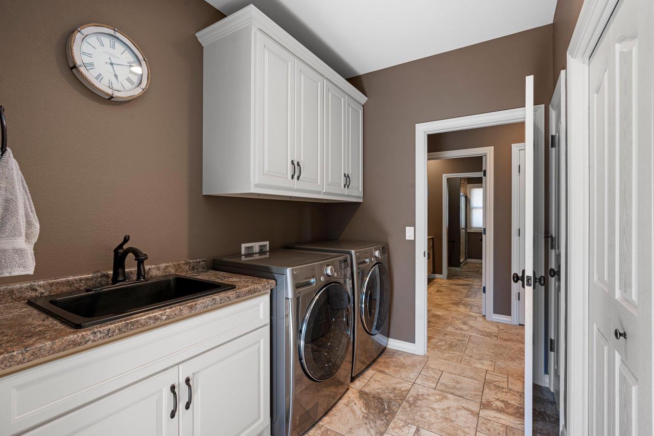 W1396 RED CLOUD TRAIL