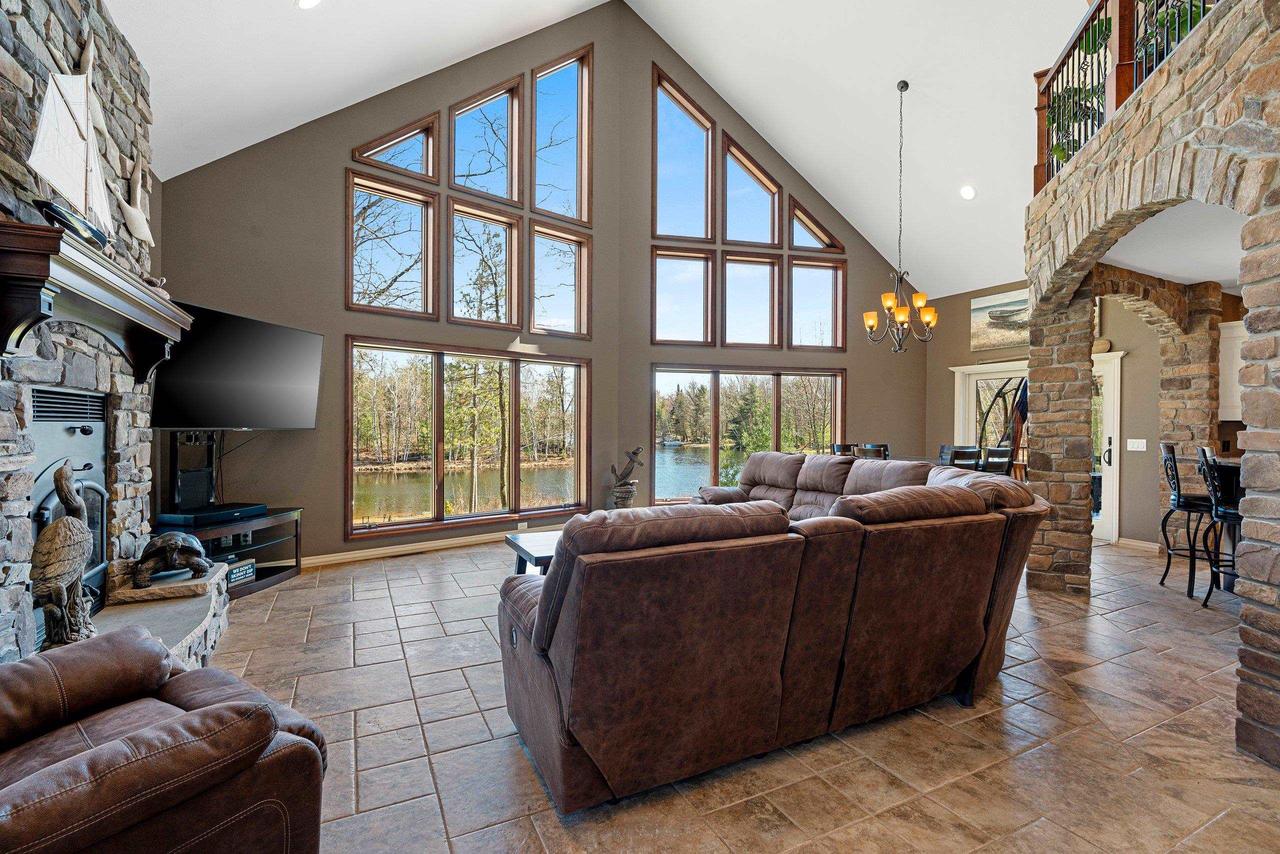 W1396 RED CLOUD TRAIL