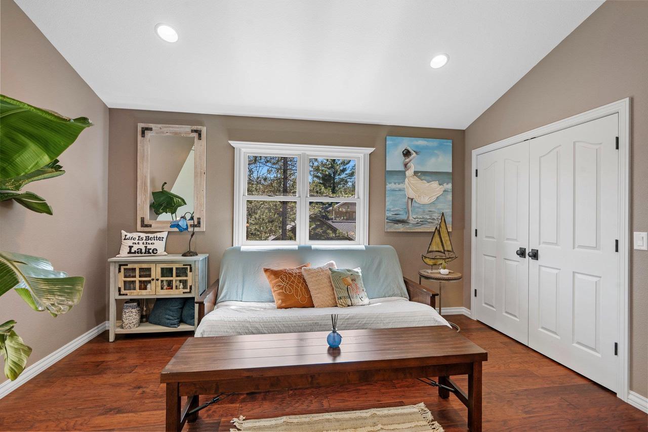 W1396 RED CLOUD TRAIL