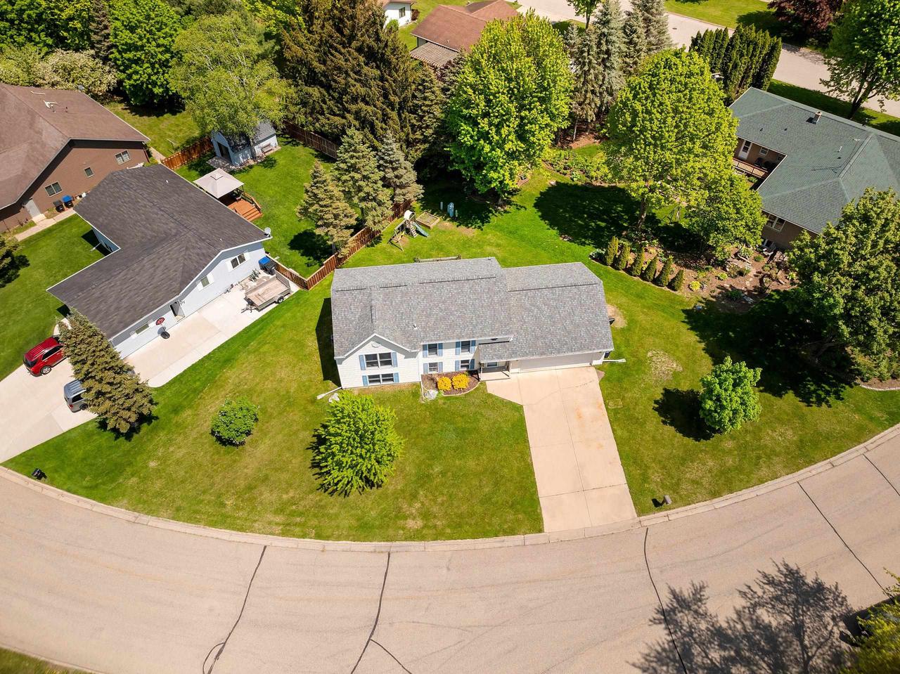 125 HILLSIDE LANE