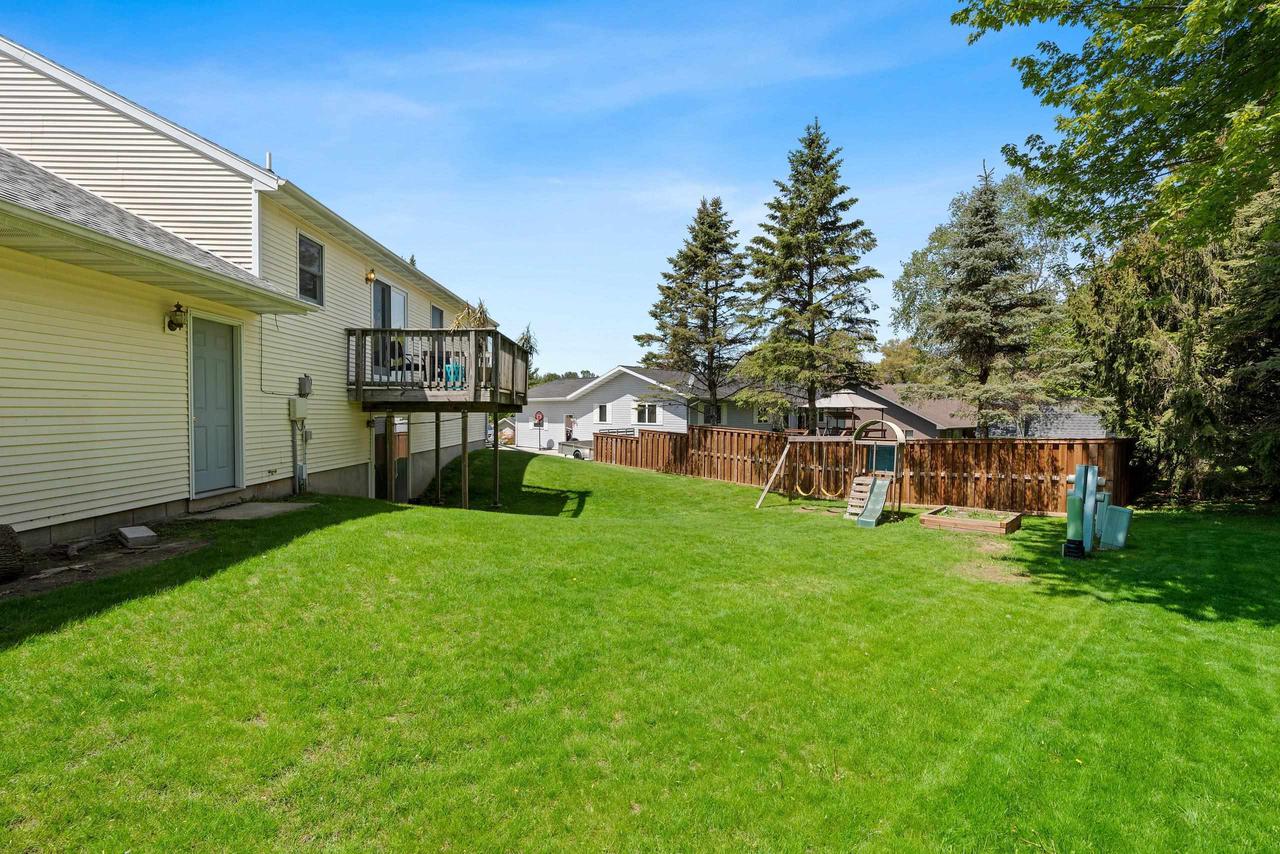 125 HILLSIDE LANE