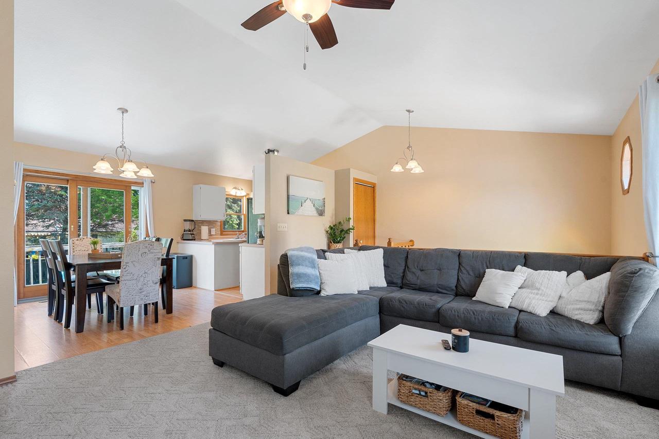 125 HILLSIDE LANE
