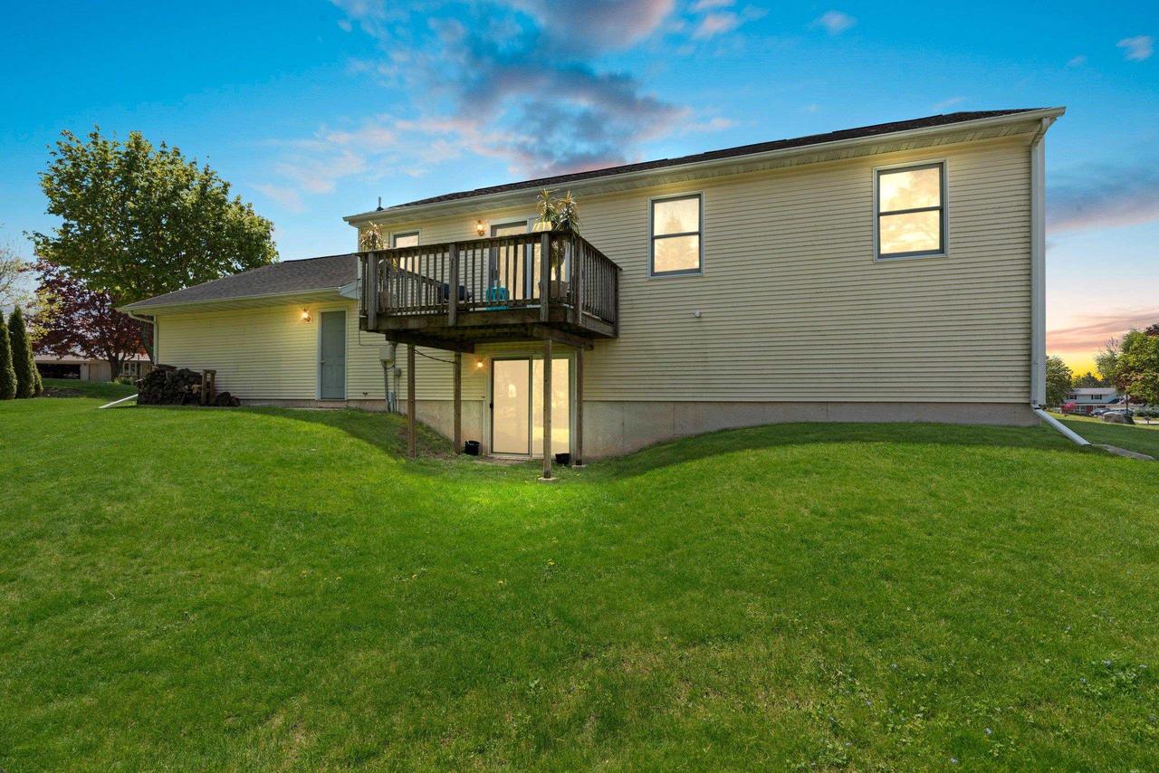 125 HILLSIDE LANE