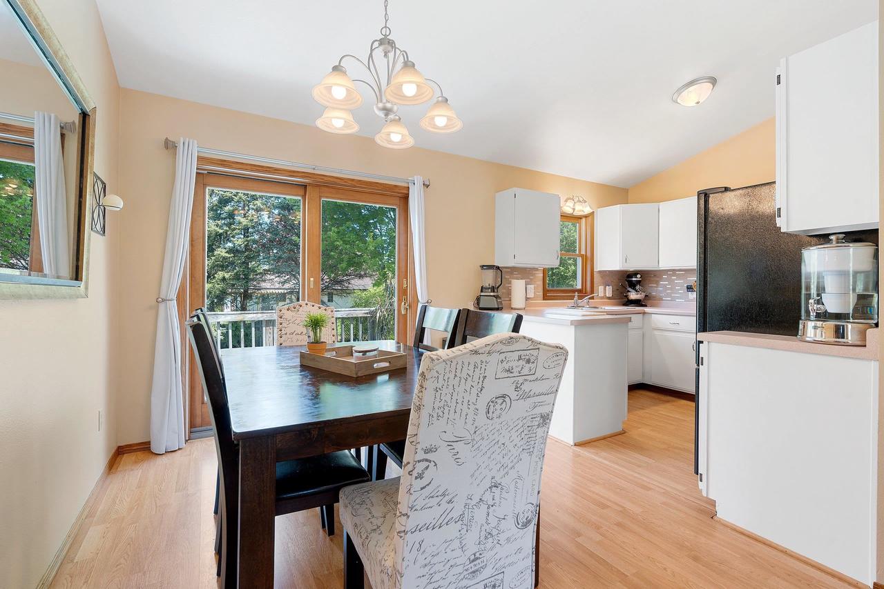 125 HILLSIDE LANE