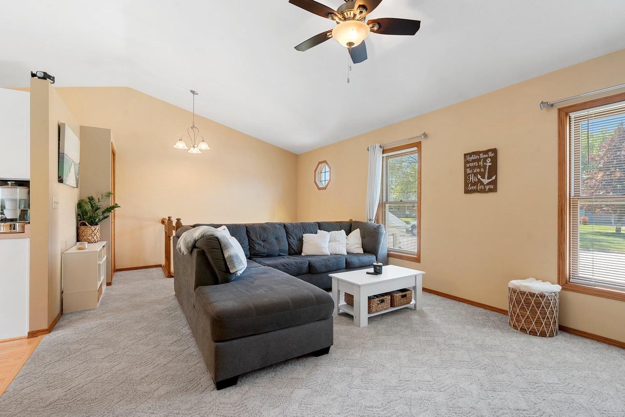 125 HILLSIDE LANE