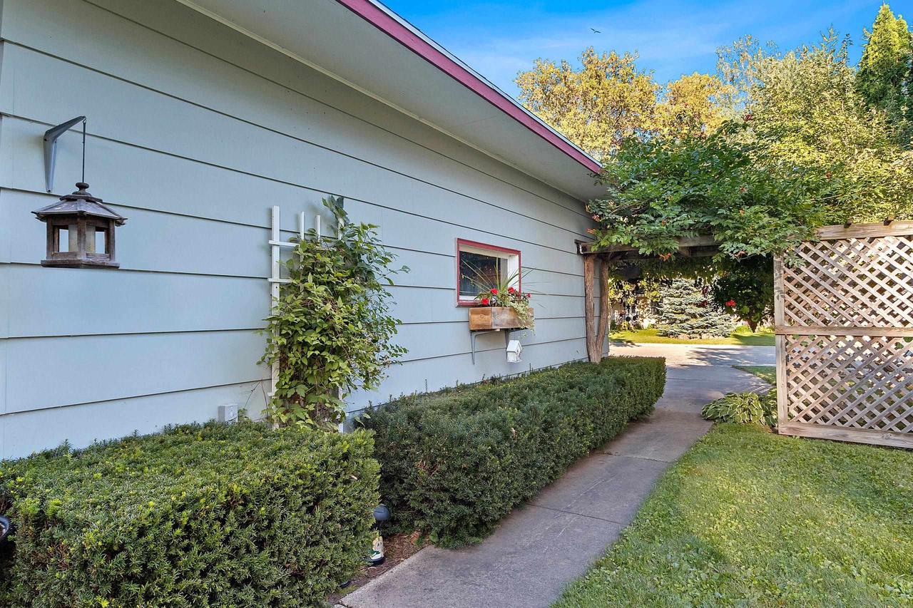 182 South HUMPHREY CIRCLE