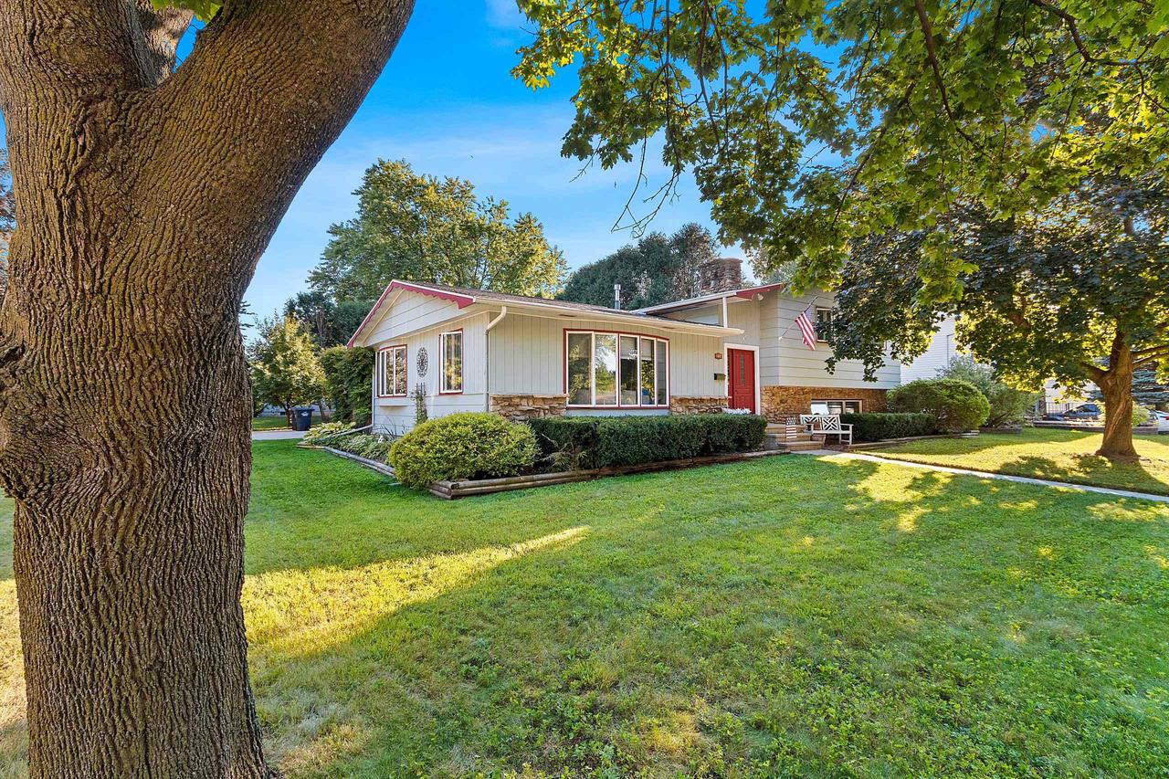 182 South HUMPHREY CIRCLE