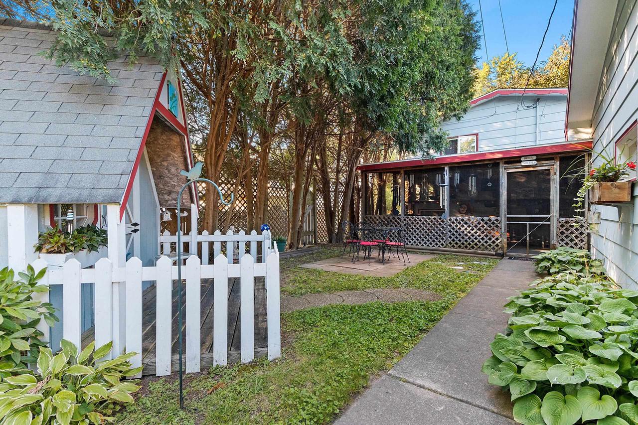 182 South HUMPHREY CIRCLE