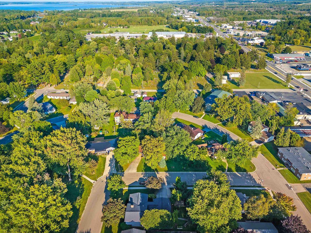 182 South HUMPHREY CIRCLE