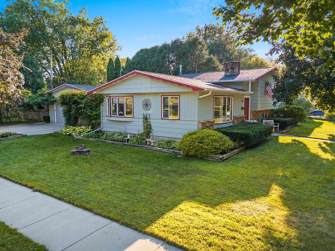 182 South HUMPHREY CIRCLE