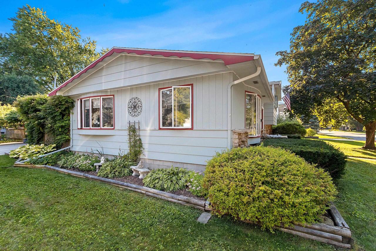 182 South HUMPHREY CIRCLE