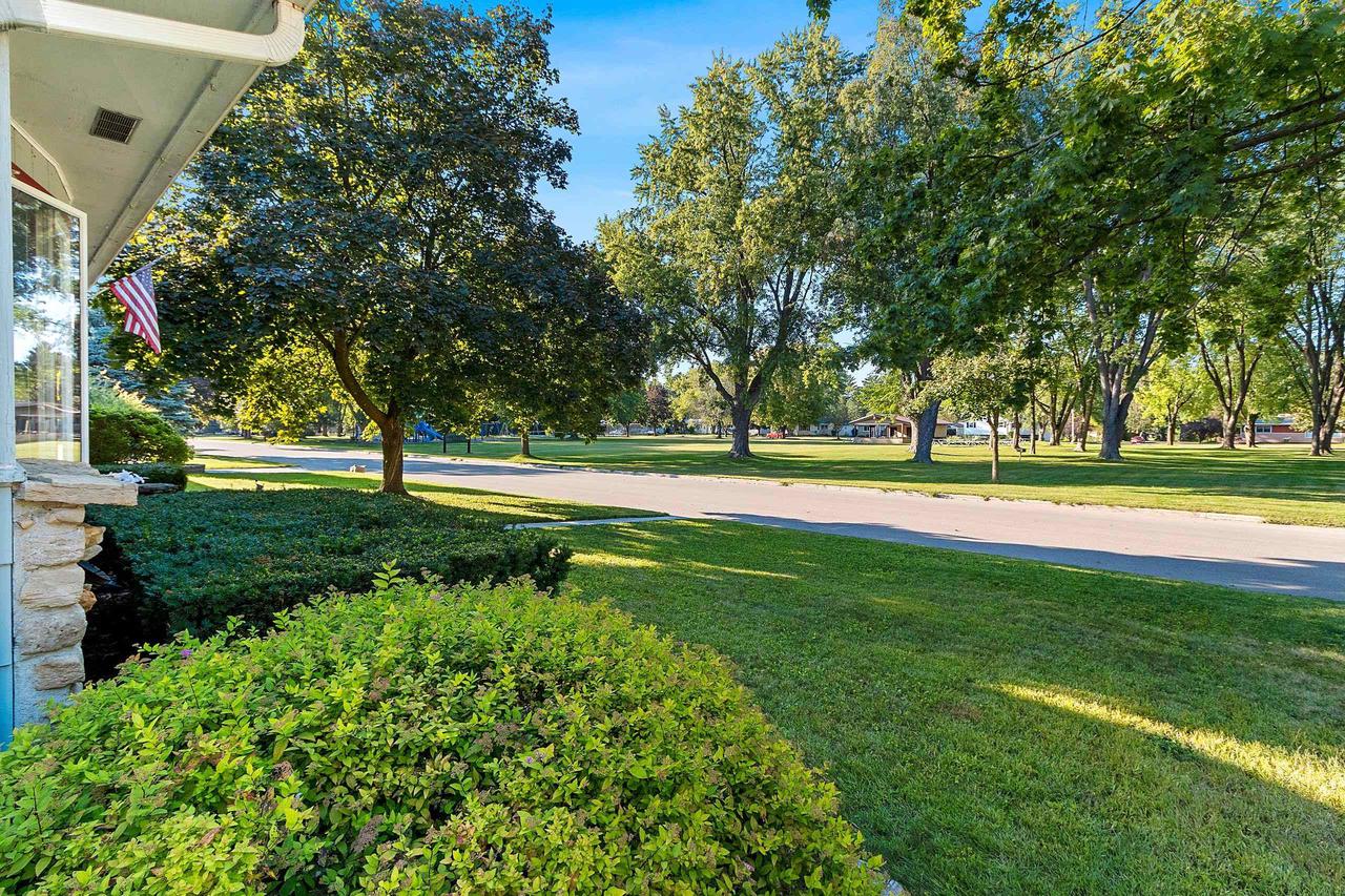 182 South HUMPHREY CIRCLE