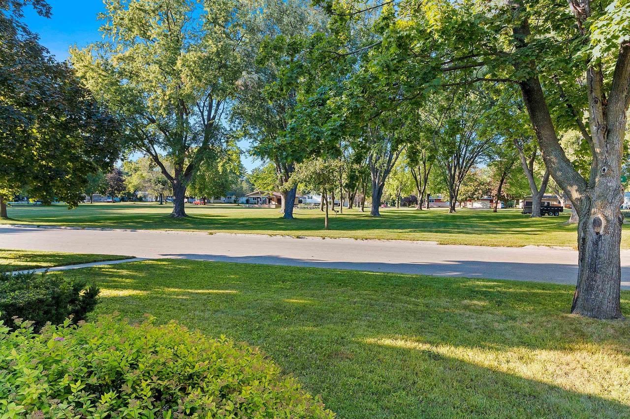 182 South HUMPHREY CIRCLE