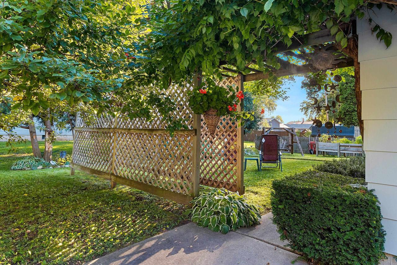182 South HUMPHREY CIRCLE