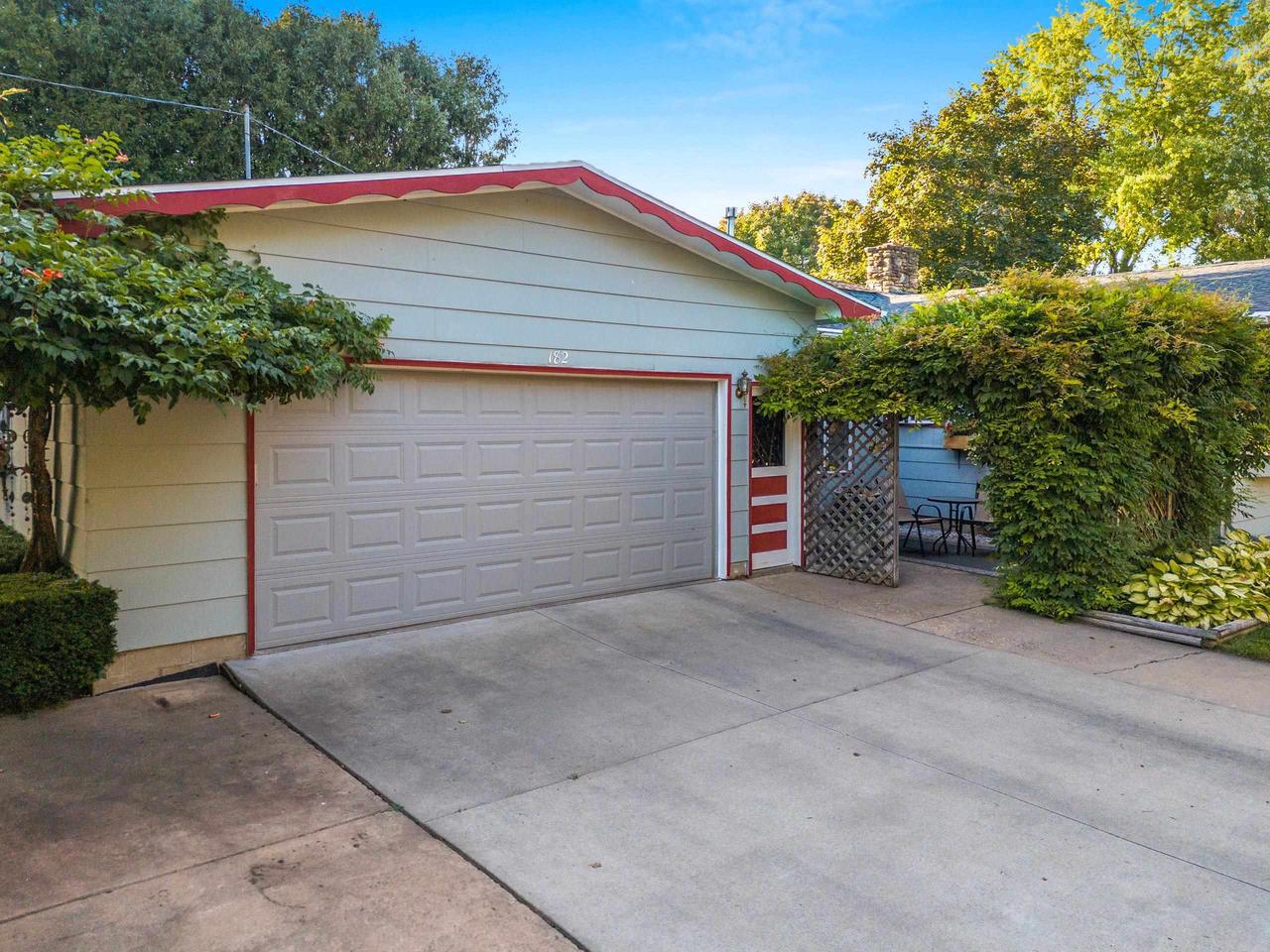 182 South HUMPHREY CIRCLE
