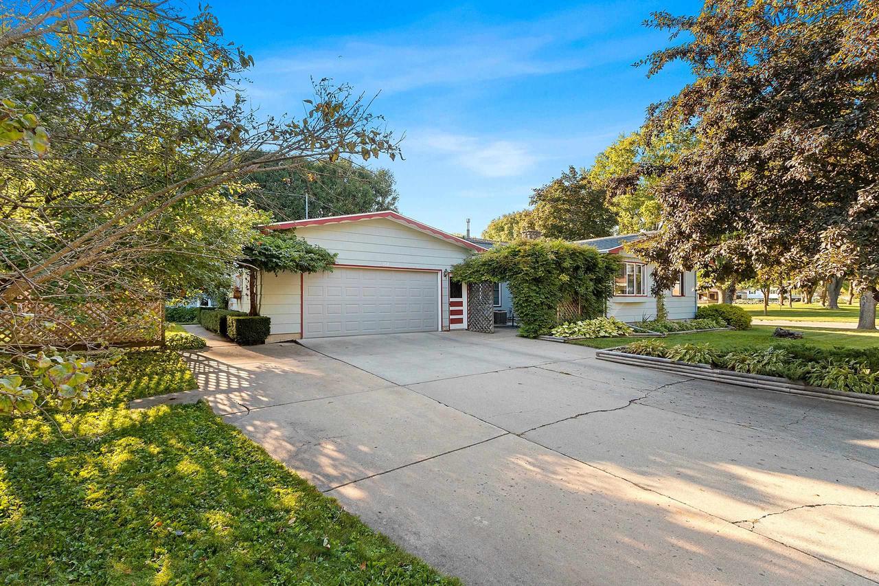 182 South HUMPHREY CIRCLE