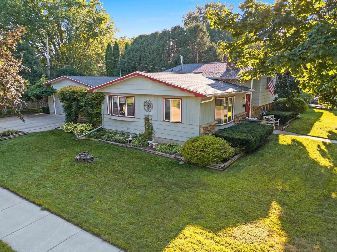 182 South HUMPHREY CIRCLE