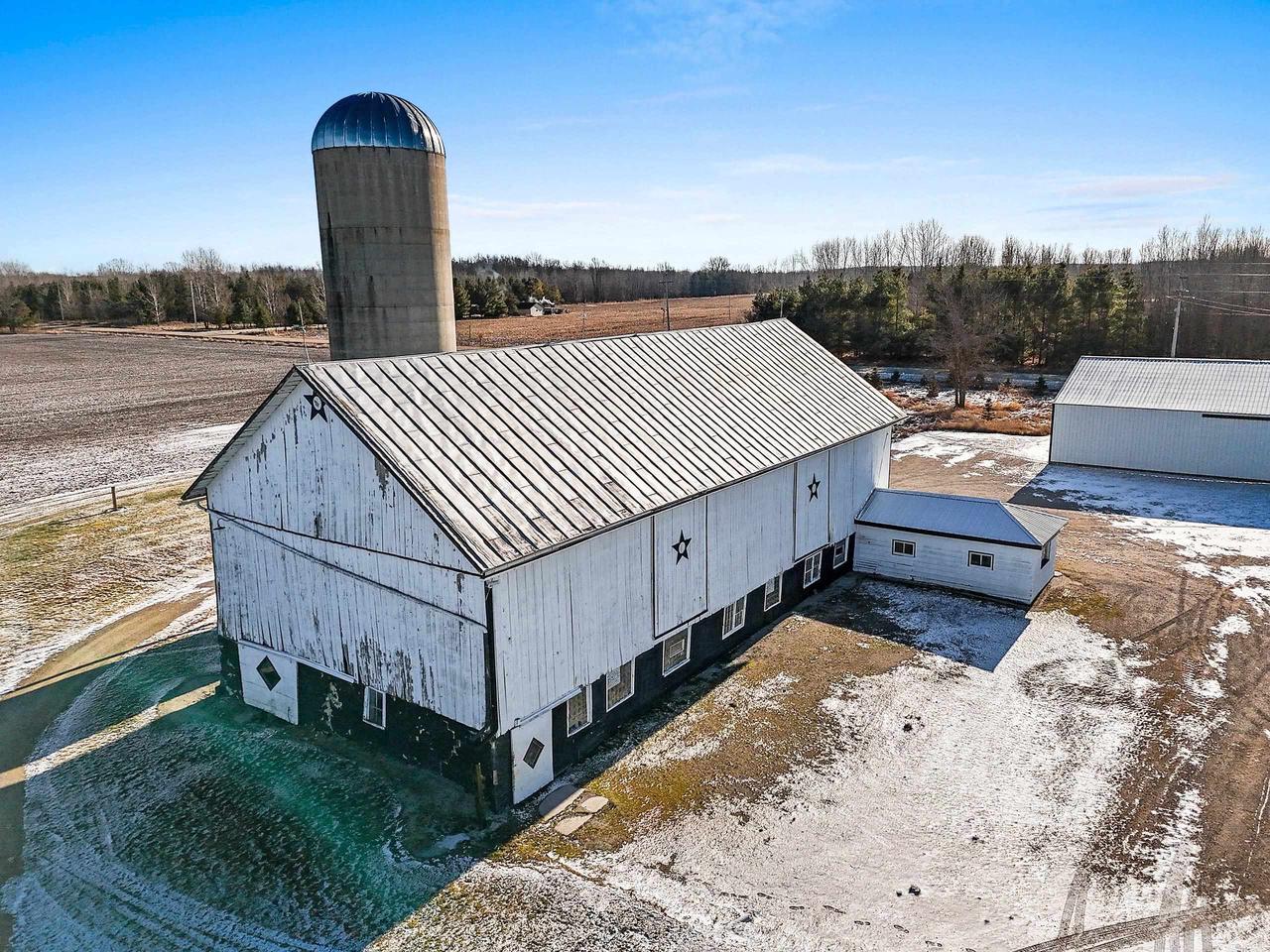 W1288 HICKORY DRIVE