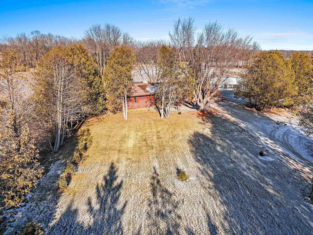 W1288 HICKORY DRIVE