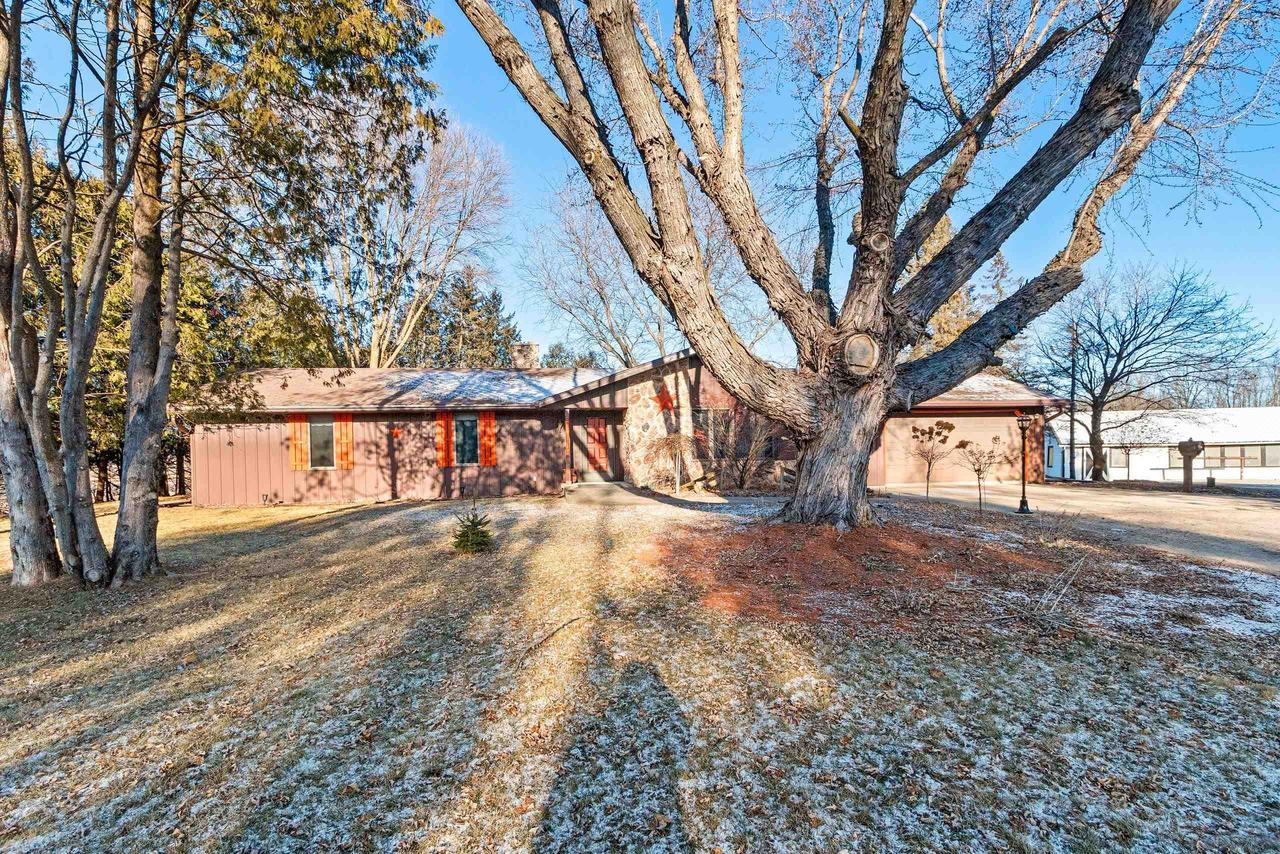 W1288 HICKORY DRIVE